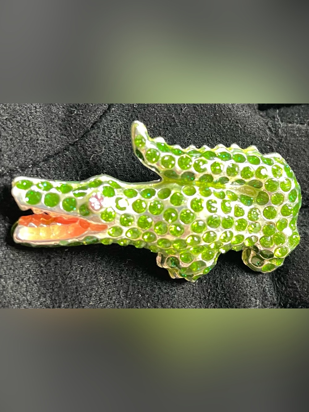 Green Crystal Alligator Reptile Pin - Decorative Pet-Themed Accessory